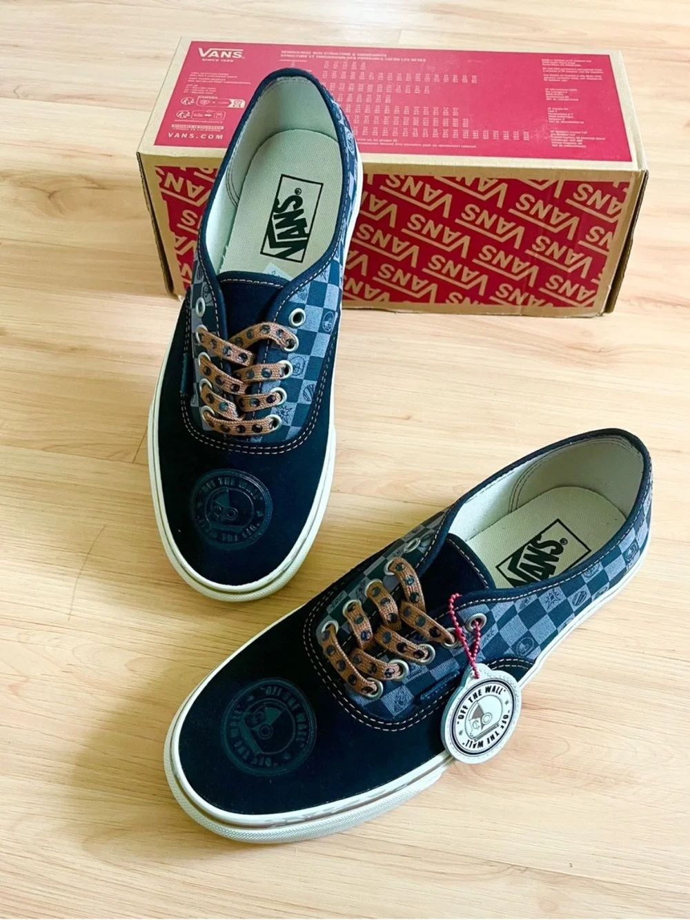 VANS & SPACE MOLLY Authentic Shoe Black Dachshund Brown Women 9.5 US Mens 8.0